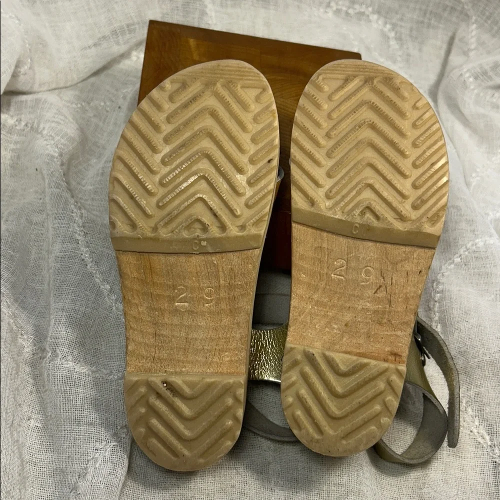 Hanna Andersson leather sandal clog